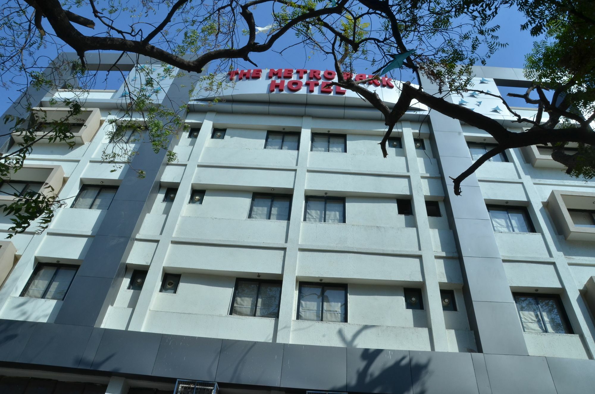 Fabhotel Metro Park Ahmedabad Exterior photo